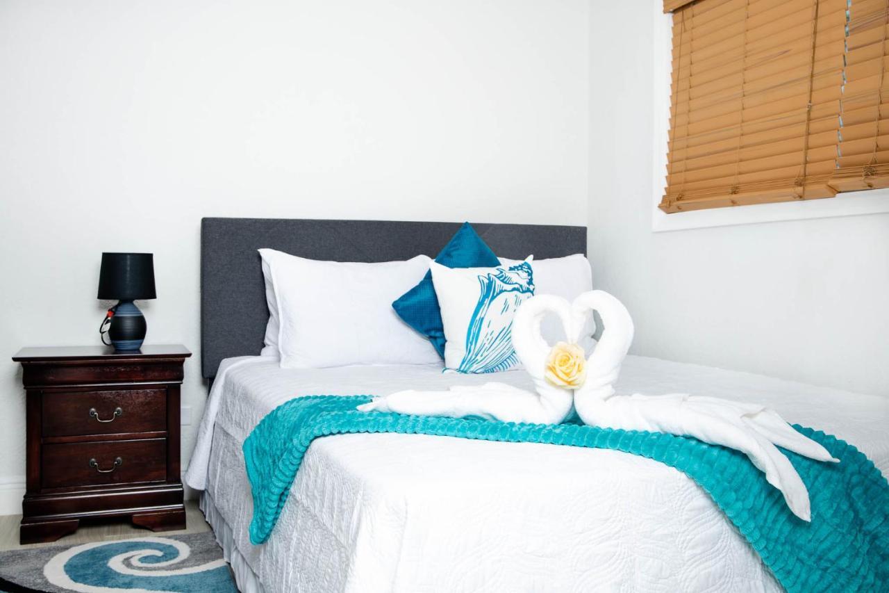 Sheer Bliss Beachview Apt #2 George Town Esterno foto